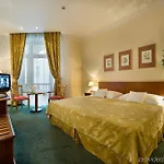 Ea Rokoko 4*