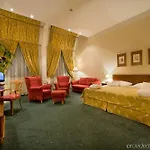 Ea Rokoko Hotel 4*