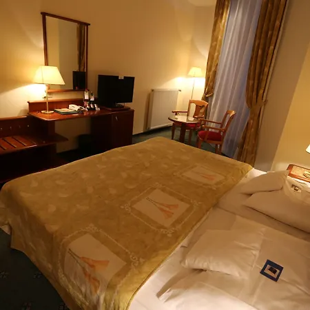 Ea Rokoko Hotel 4*
