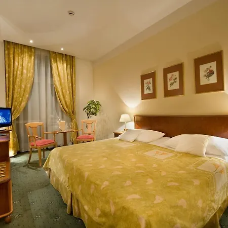Hotel Ea Rokoko 4*