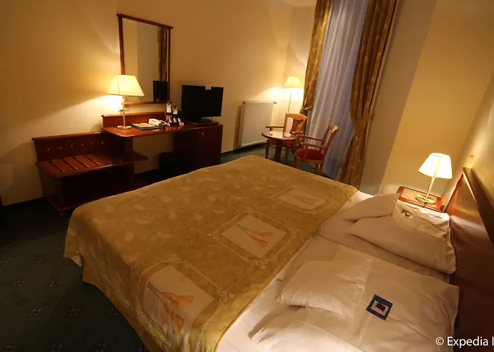 Ea Rokoko Hotel 4*